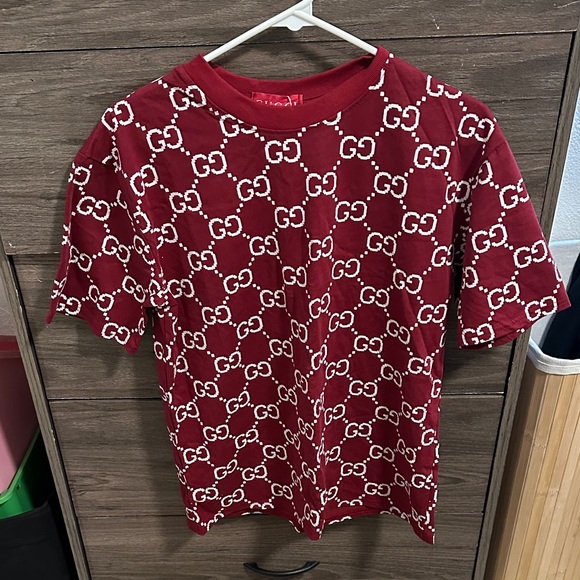 Burgundy GG Pattern Tee size M - Picture 1 of 3